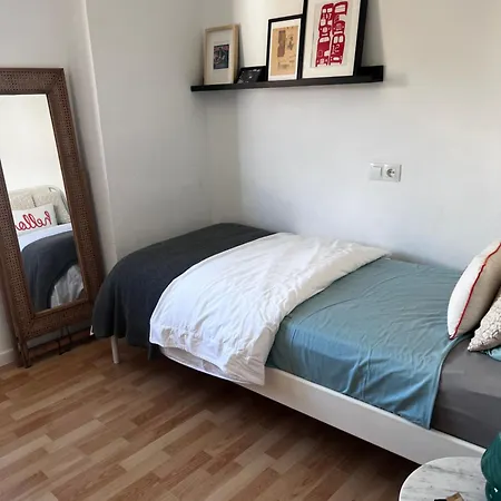 Downtown Apartment *